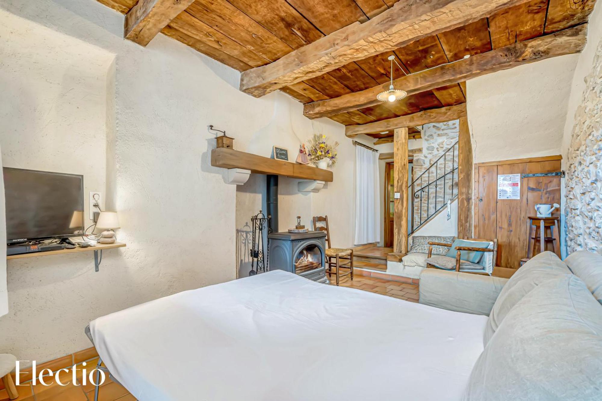 Holiday home Mas La Miellerie - Charme Authentique Et Nature Simiane-la-Rotonde